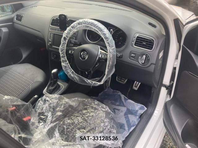 VolksWagen POLO 2014-08 8662425-6