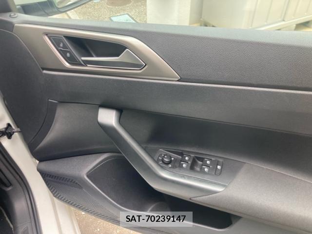 VolksWagen POLO 2020-10 8686931-12