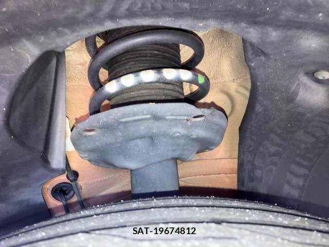 VolksWagen POLO 2019-02 8746874-6