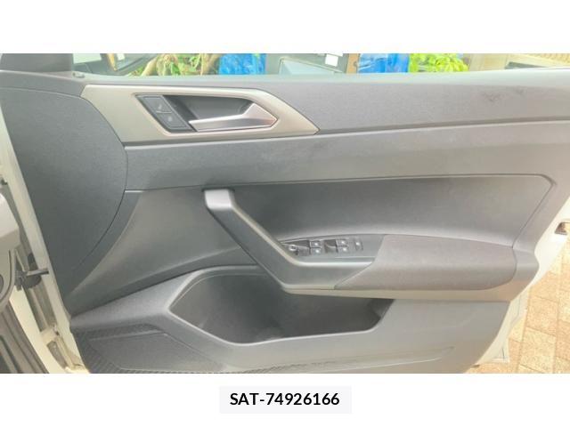 VolksWagen POLO 2018-04 8746876-19