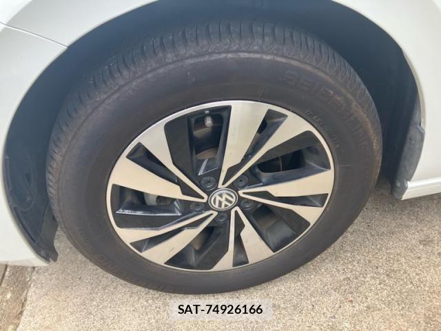 VolksWagen POLO 2018-04 8746876-5