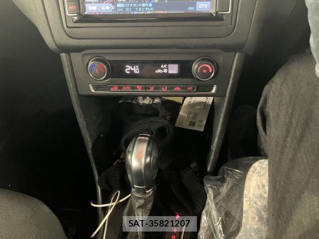 VolksWagen POLO 2017-02 8746875-21