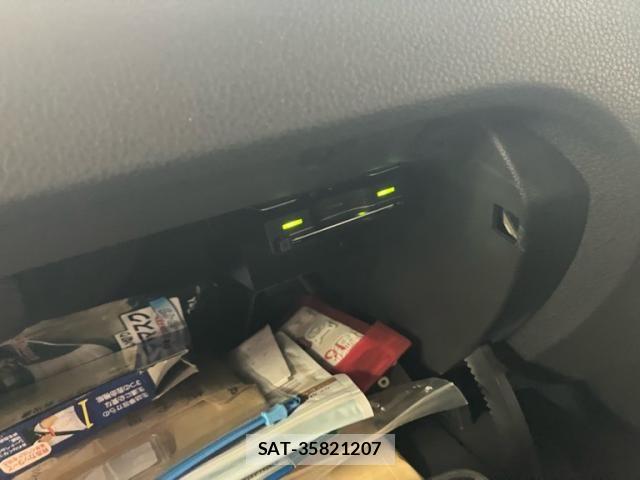 VolksWagen POLO 2017-02 8746875-23