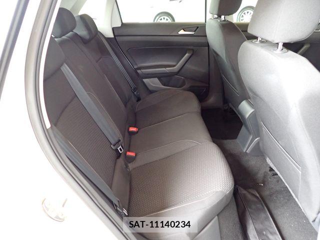 VolksWagen POLO 2018-06 8746867-19