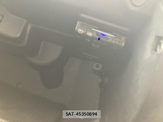 VolksWagen POLO 2011-12 8746877-16
