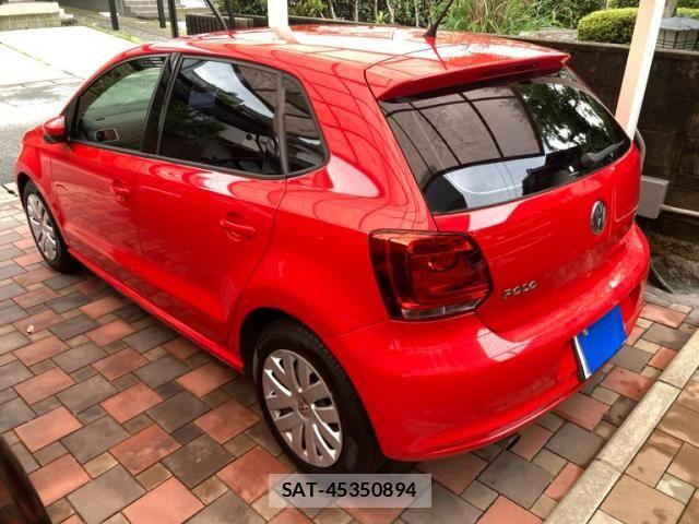 VolksWagen POLO 2011-12 8746877-5