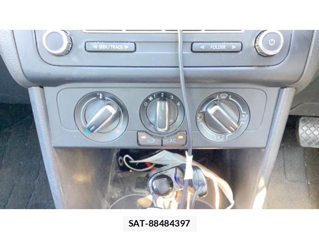 VolksWagen POLO 2012-04 8746879-10