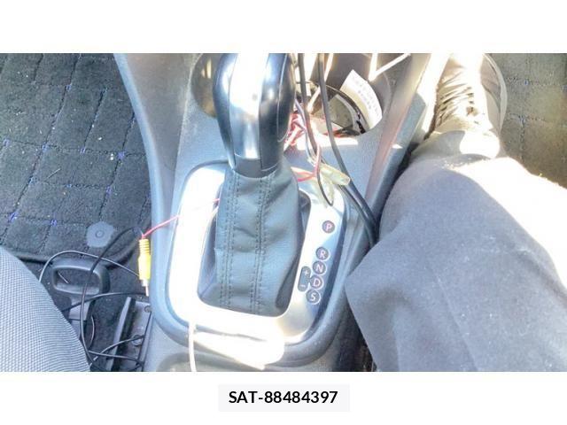 VolksWagen POLO 2012-04 8746879-11
