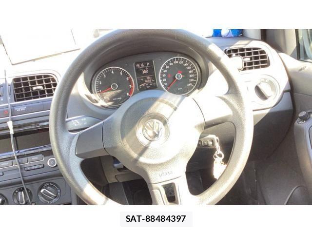 VolksWagen POLO 2012-04 8746879-8