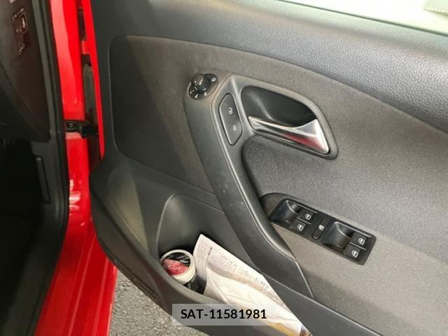 VolksWagen POLO 2011-09 8746878-17