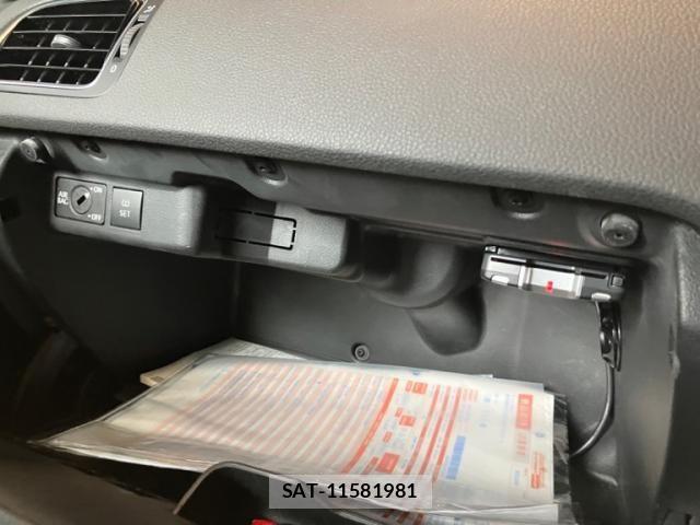 VolksWagen POLO 2011-09 8746878-25