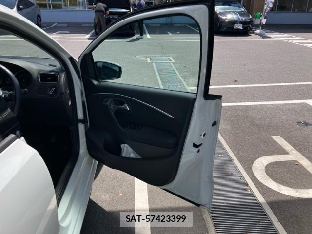 VolksWagen POLO 2017-09 8782635-10
