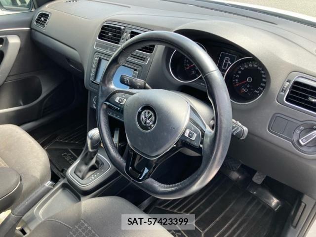 VolksWagen POLO 2017-09 8782635-11
