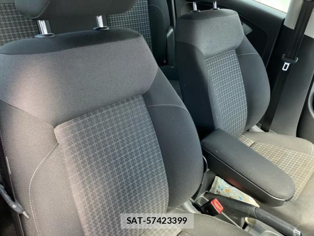 VolksWagen POLO 2017-09 8782635-12