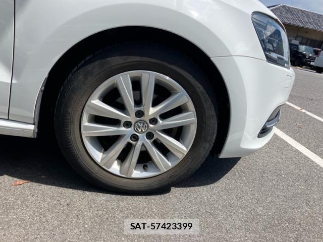 VolksWagen POLO 2017-09 8782635-6