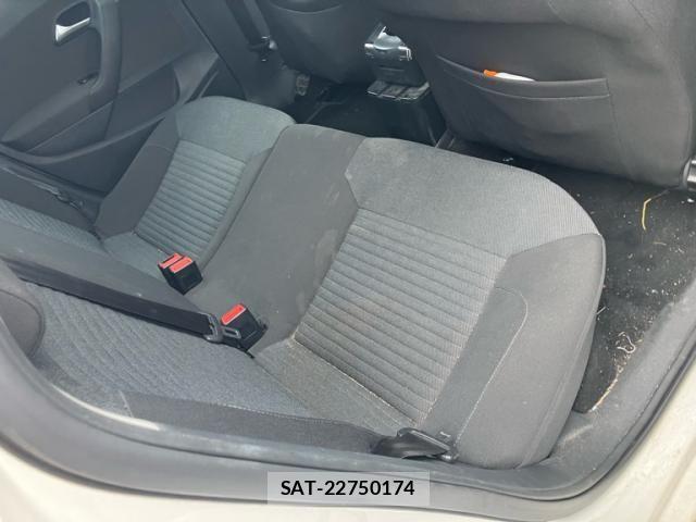VolksWagen POLO 2013-09 8797938-12