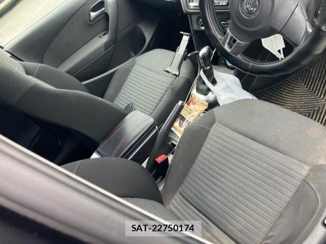 VolksWagen POLO 2013-09 8797938-14