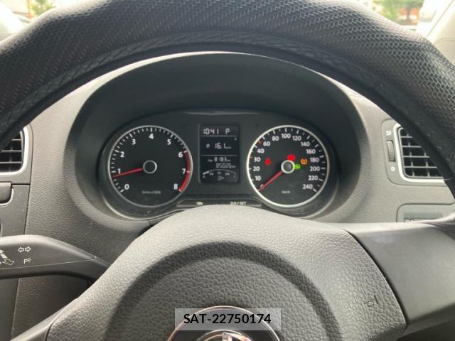 VolksWagen POLO 2013-09 8797938-18