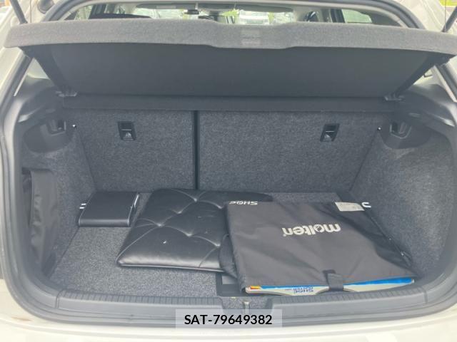 VolksWagen POLO 2020-09 8832516-9