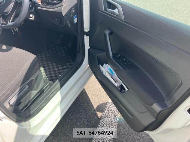 VolksWagen POLO 2018-05 8832517-15