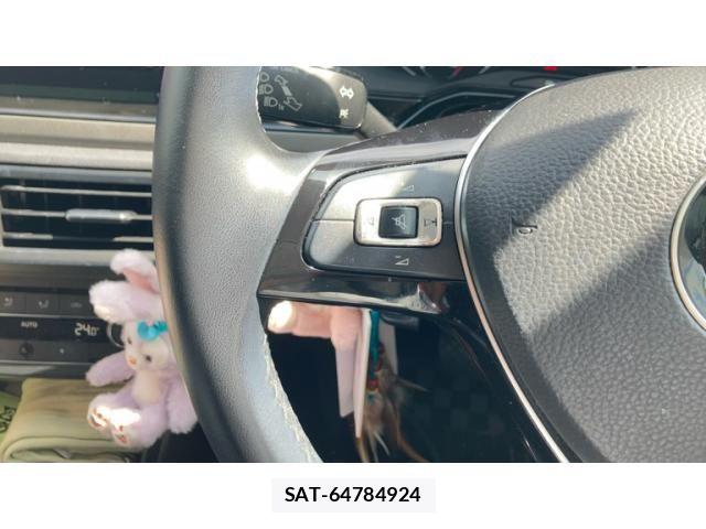 VolksWagen POLO 2018-05 8832517-23