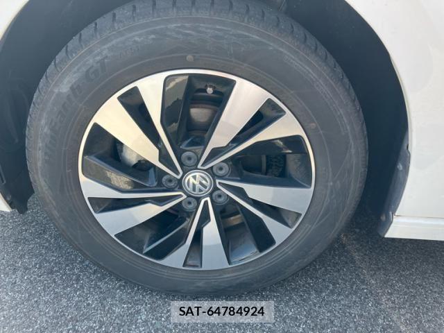 VolksWagen POLO 2018-05 8832517-4