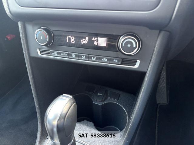 VolksWagen POLO 2017-02 8851093-12