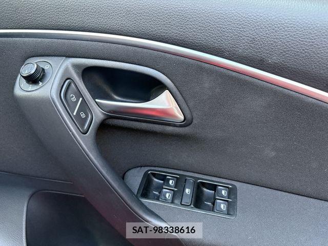 VolksWagen POLO 2017-02 8851093-15