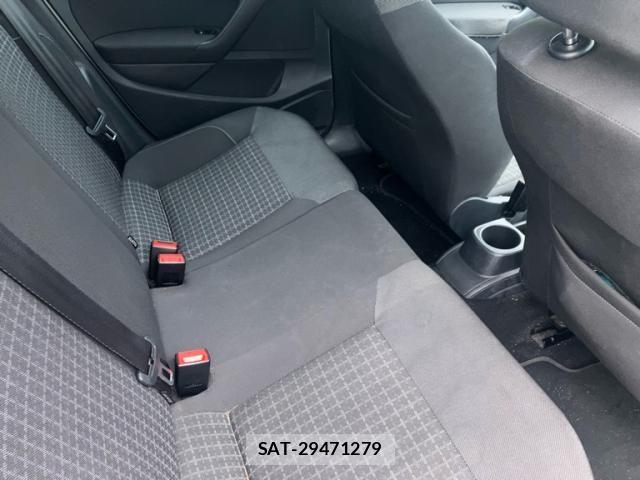 VolksWagen POLO 2014-09 8841028-11