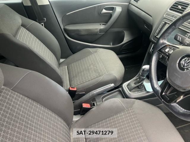VolksWagen POLO 2014-09 8841028-15