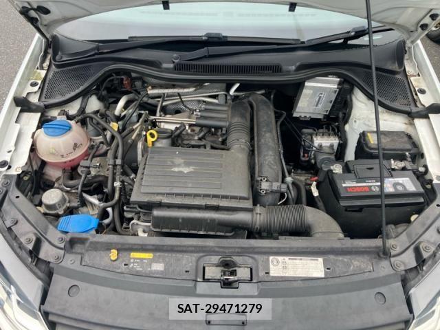 VolksWagen POLO 2014-09 8841028-16