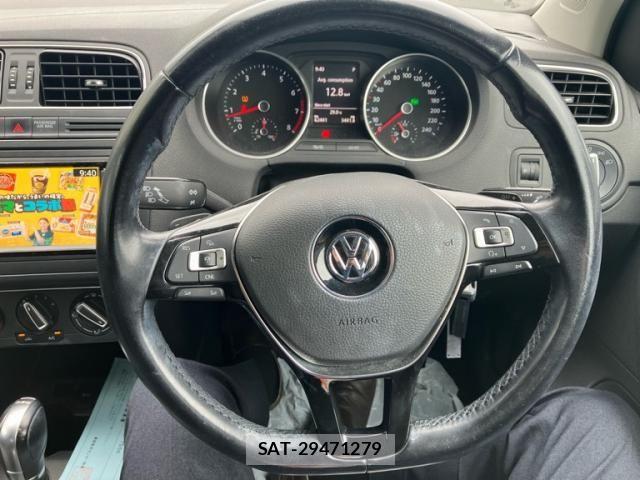 VolksWagen POLO 2014-09 8841028-17