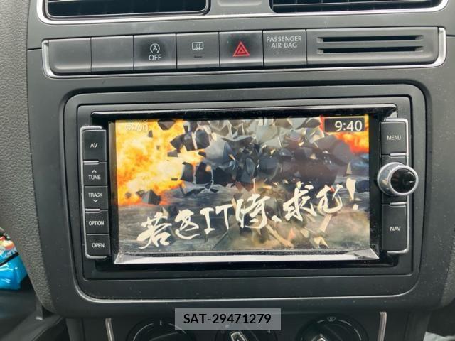 VolksWagen POLO 2014-09 8841028-19
