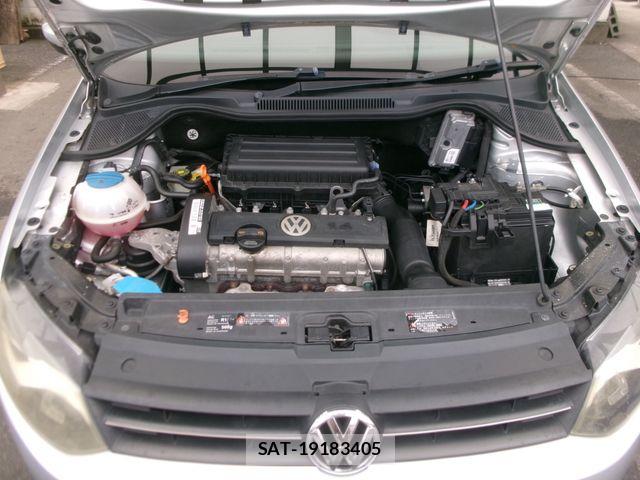 VolksWagen POLO 2010-01 8851094-22