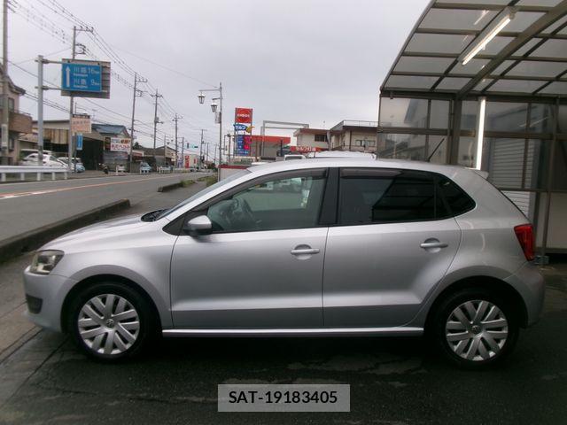 VolksWagen POLO 2010-01 8851094-3