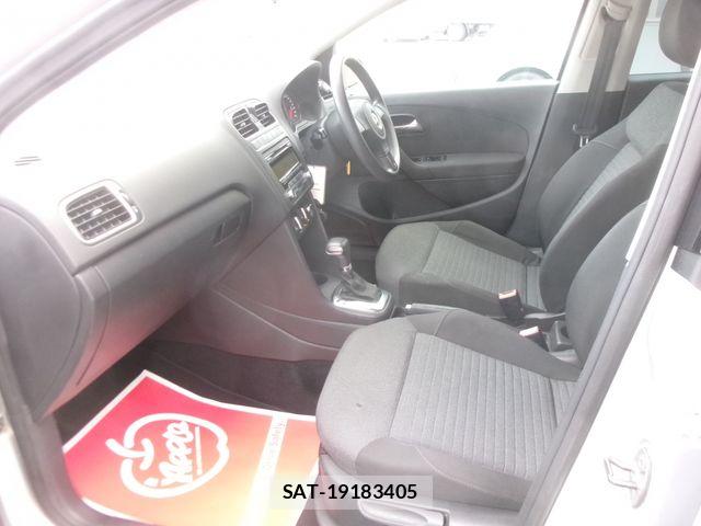 VolksWagen POLO 2010-01 8851094-5