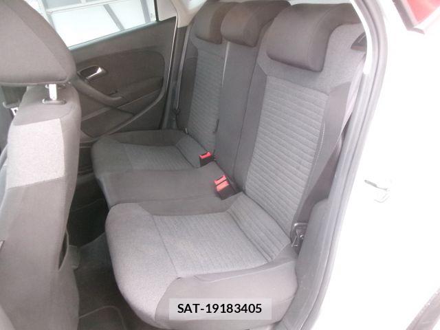 VolksWagen POLO 2010-01 8851094-7