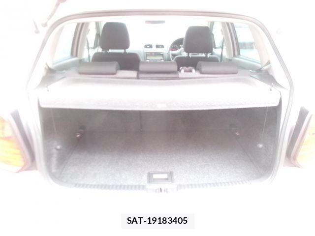 VolksWagen POLO 2010-01 8851094-8