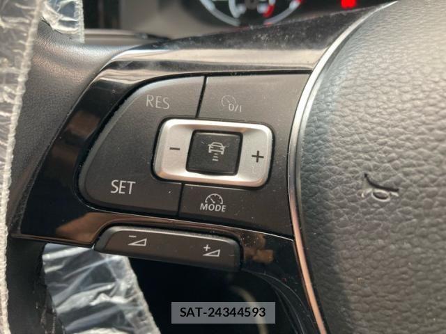 VolksWagen POLO 2018-11 8872405-12