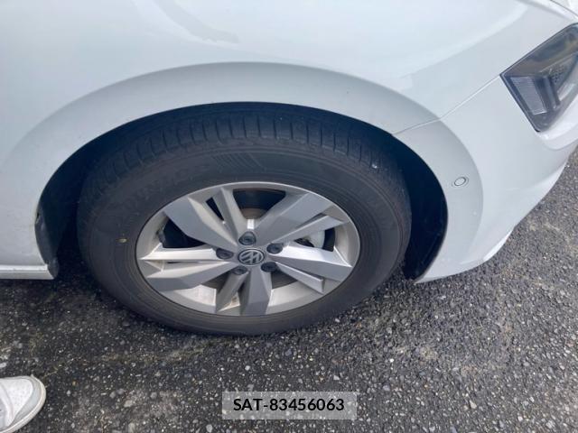 VolksWagen POLO 2020-10 8872404-6