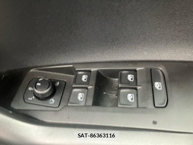VolksWagen POLO 2019-07 8882990-11