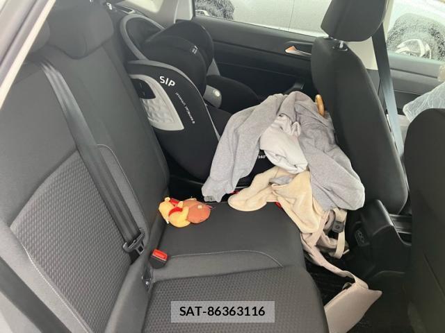 VolksWagen POLO 2019-07 8882990-14