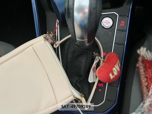 VolksWagen POLO 2019-10 8882989-24