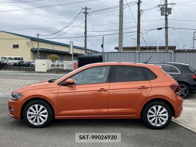 VolksWagen POLO 2021-03 8884618-4