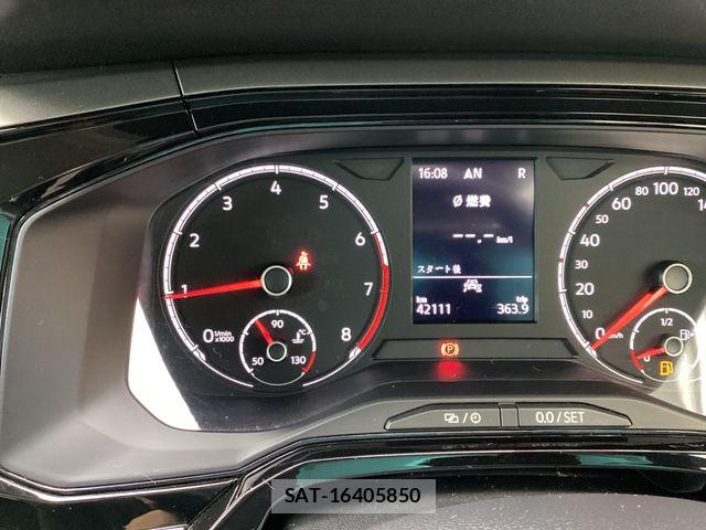 VolksWagen POLO 2021-05 8884619-12