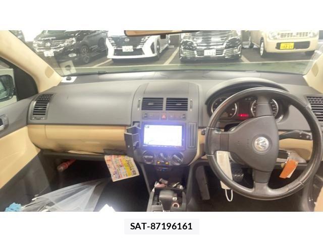 VolksWagen POLO 2007-08 7790521-9