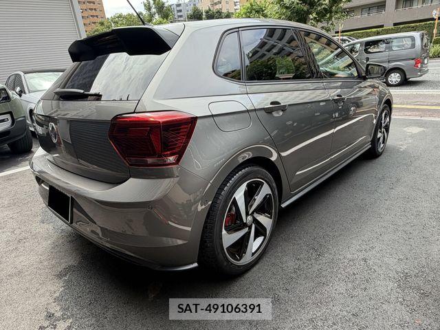 VolksWagen POLO 2020-08 8039203-3