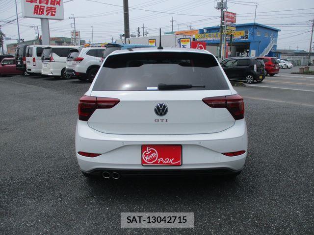 VolksWagen POLO 2024-04 8039204-5