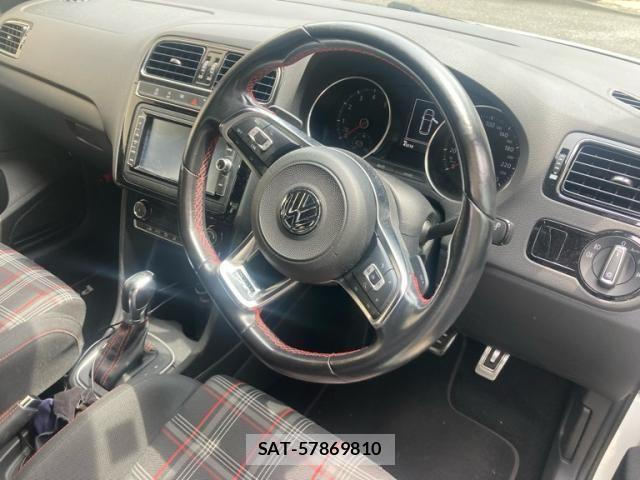 VolksWagen POLO 2017-08 8076152-10