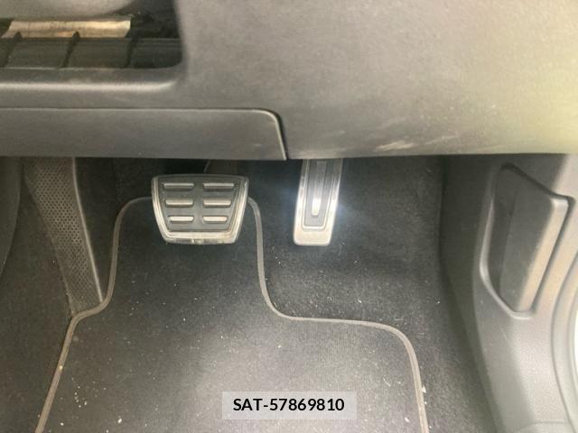 VolksWagen POLO 2017-08 8076152-15